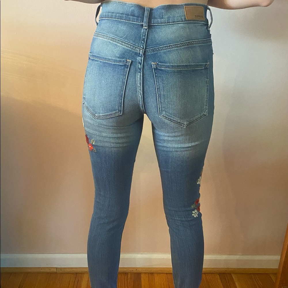 🌼HP🌼 NWOT Express- Embroidered Floral Jeans, SIZE: 2R - Picture 7 of 7